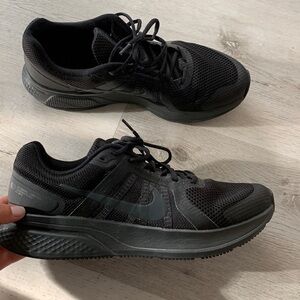 Nike Run Swift 2 CU3517-002 Men Black Smoke Gray Running Shoes Size 11 sneakers